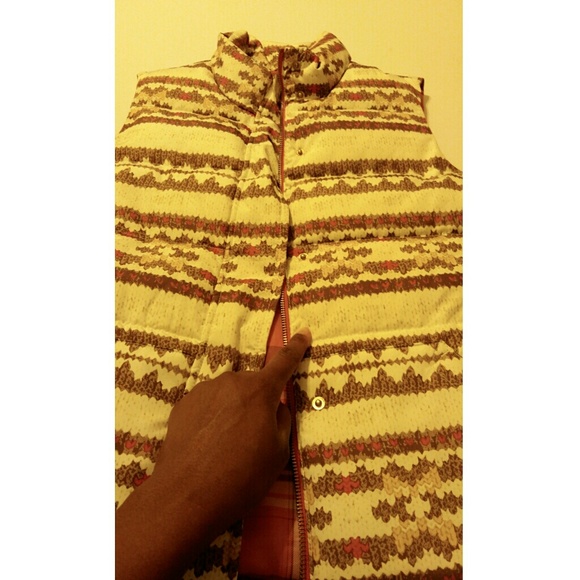 Charter Club Aztec Heart Puffer Vest - Picture 5 of 6